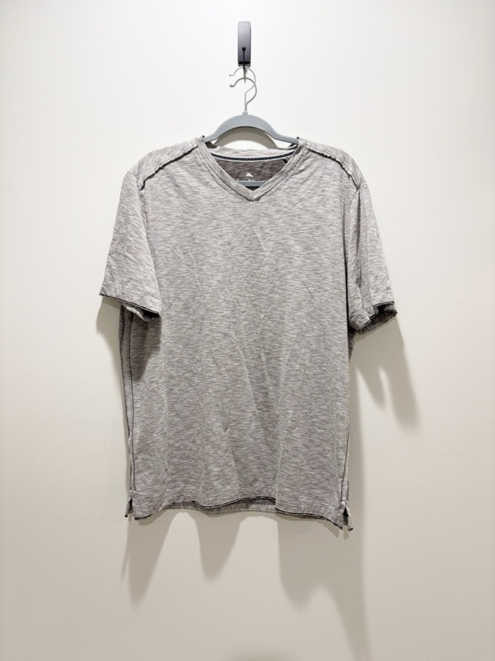 Tommy Bahama Light Gray V-Neck Short Sleeve Shirt IslandZone UPF 30 Casual Sz L